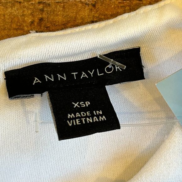 Ann Taylor Petite Flower White Sleeveless Tank Shell XSP NEW NWT - Picture 6 of 10